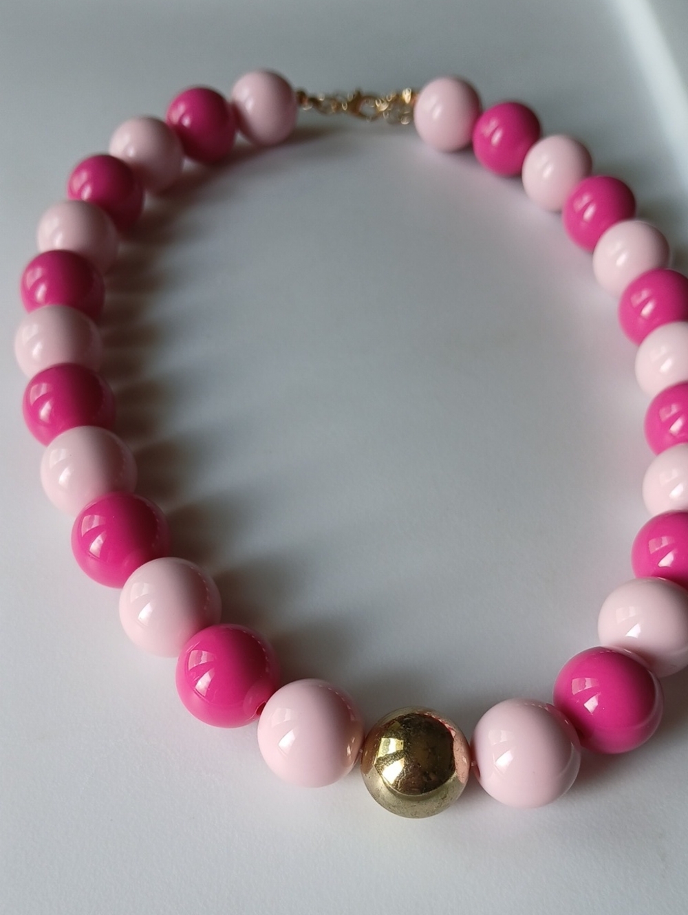 Fashion Jewelry Pink Ombre Bead Necklace with Gold Accent